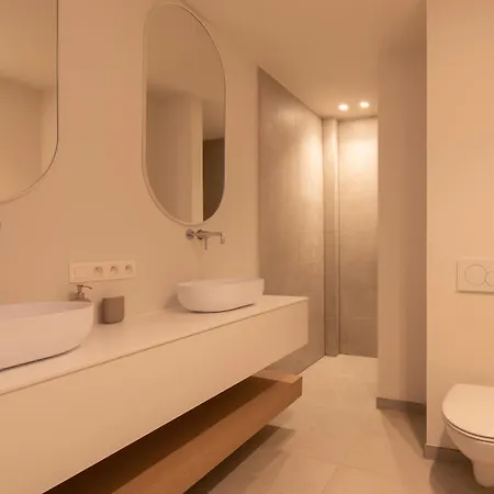 Deluxe 3 Bedrooms With Casino View And Free Parking